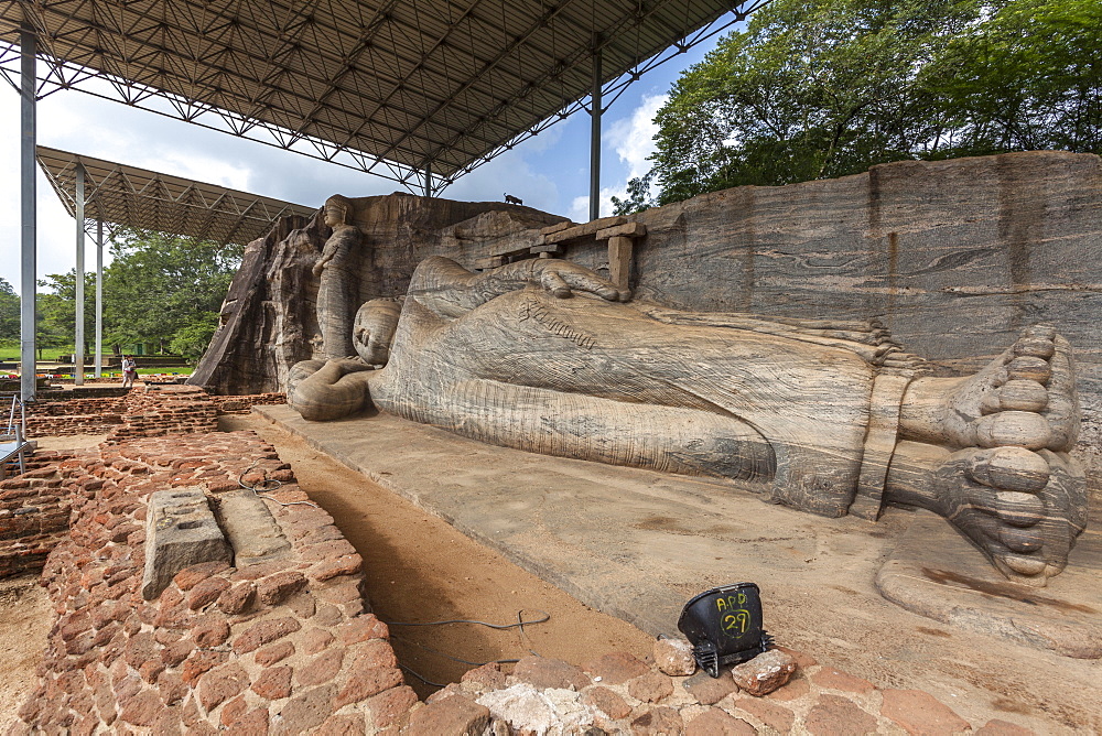 Reclining Buddha, Gal Vihara, Polonnaruwa, UNESCO World Heritage Site, Sri Lanka, Asia 