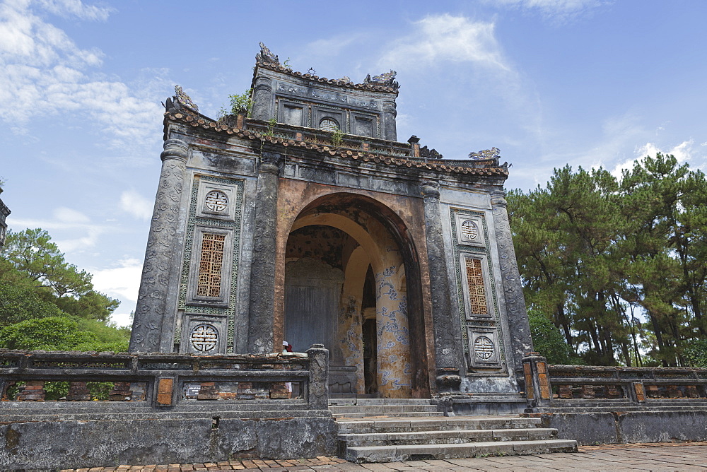 An archway at Tu Duc Royal Tomb, Hue, UNESCO World Heritage Site, Vietnam, Indochina, Southeast Asia, Asia