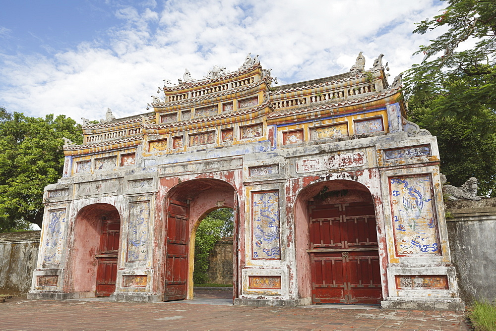 Gates at the Imperial Citadel, Hue, UNESCO World Heritage Site, Vietnam, Indochina, Southeast Asia, Asia