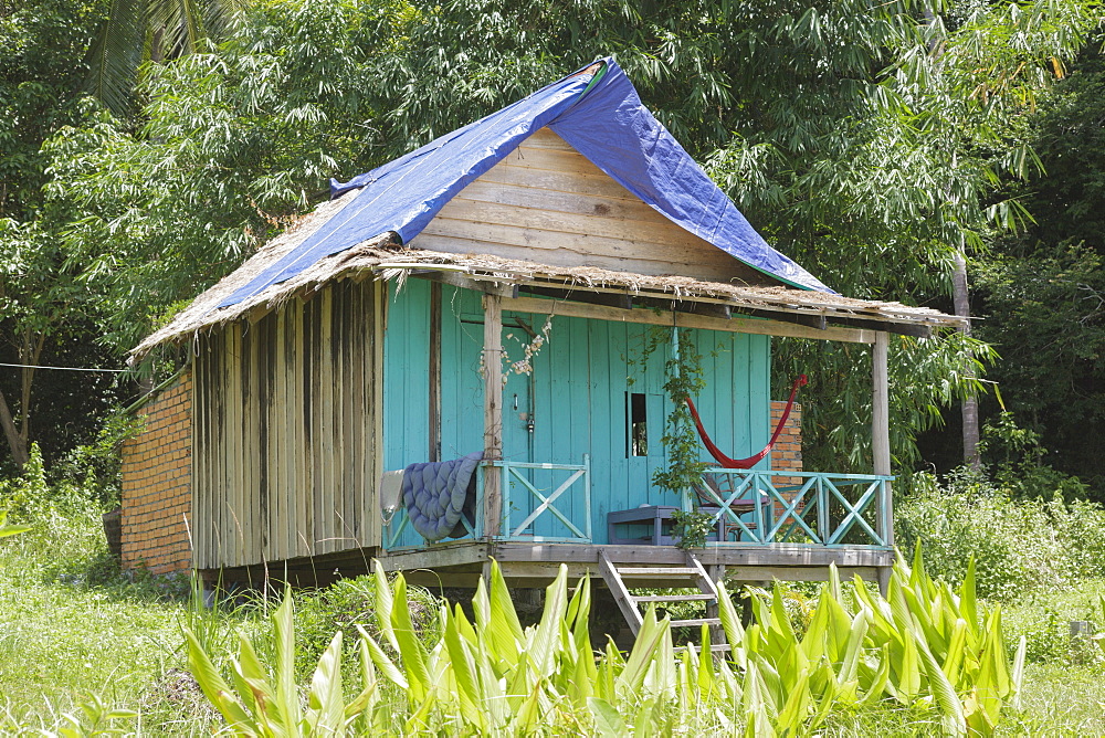 A local family's hut on Bamboo Island, Sihanoukville, Cambodia, Indochina, Southeast Asia, Asia