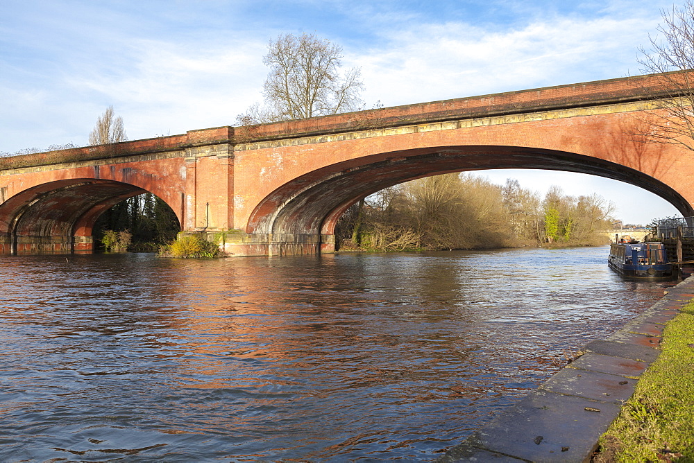 Maidenhead Railway Bridge, built by Isambard Kingdom Brunel and nicknamed the Sounding Arch, Maidenhead, Berkshire, England, United Kingdom, Europe