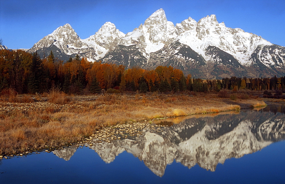 Grand Teton Mountain range and Snake River, Grand Teton National Park, Wyoming, USA