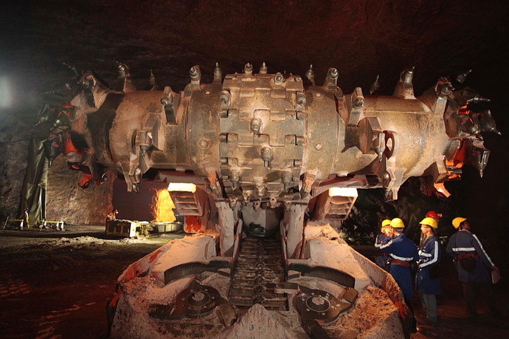 The mine uses the most sophisticated modern mining techniques to bring grit salt to the surface, including a laser guided JOY excavator and mechanical drills and lift.