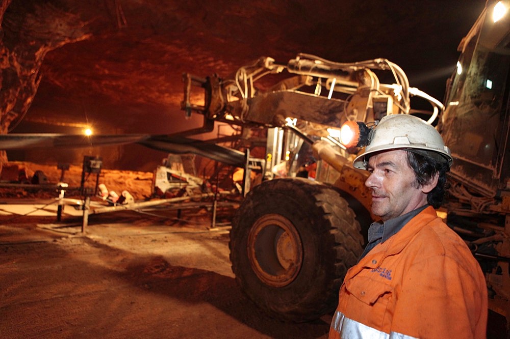 The mine uses the most sophisticated modern mining techniques to bring grit salt to the surface, including a laser guided JOY excavator and mechanical drills and lift.