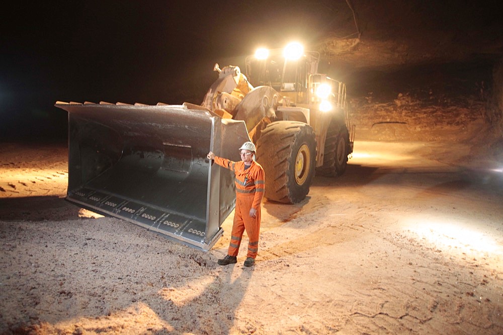 Mining grit salt is very different to the traditional image of cramped dark areas and men with pickaxes! The nature of grit salt mines mean they resemble vast caverns, up to 20 metres wide.