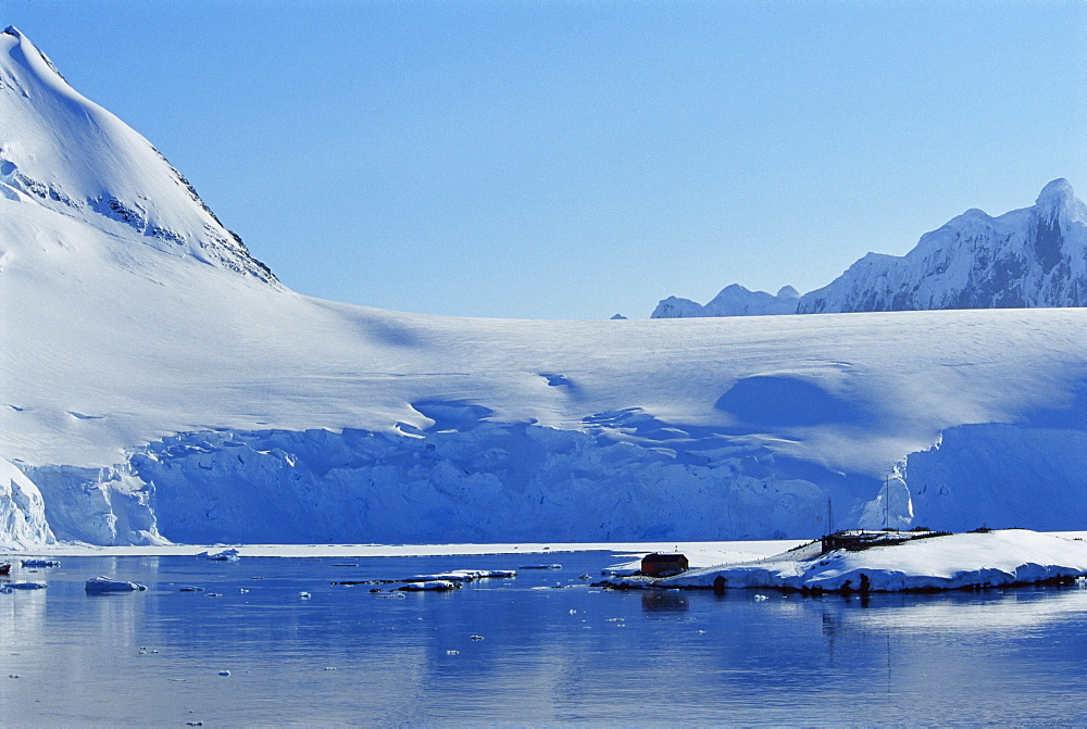 Port Lockroy, an old British Station, Now a museum, Wienke Island, Antarctica, Southern Ocean.