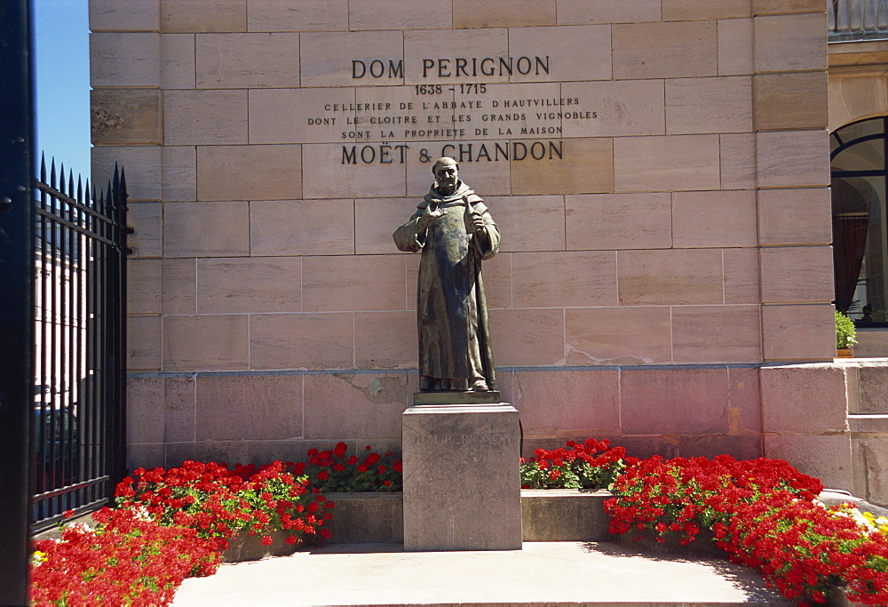 Statue of Dom Perignon, Epernay, Champagne Ardenne, France, Europe