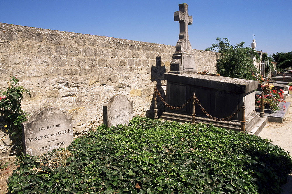 Vincent Van Gogh and brother Theo buried together, Auvers sur Oise, France, Europe