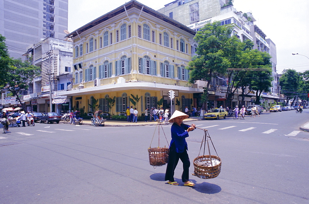 Street scene, Ho Chi Minh City (formerly Saigon), Vietnam, Indochina, Southeast Asia, Asia