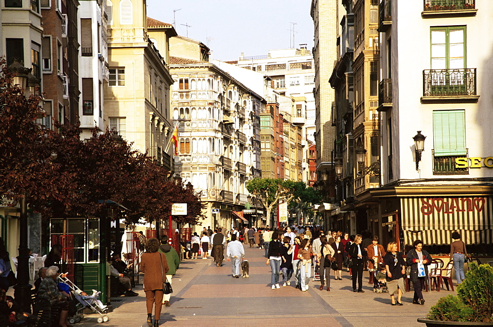 Main street, Paseo Calle Portales, Logrono, La Rioja, Spain, Europe