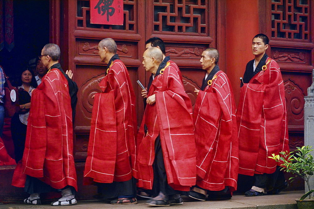 Monks at Jade Buddha Temple, Shanghai, China, Asia