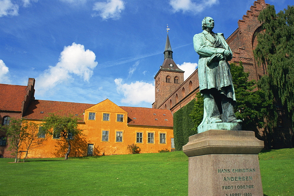 Statue of Hans Christian Andersen, Odense, Funen, Denmark, Scandinavia, Europe