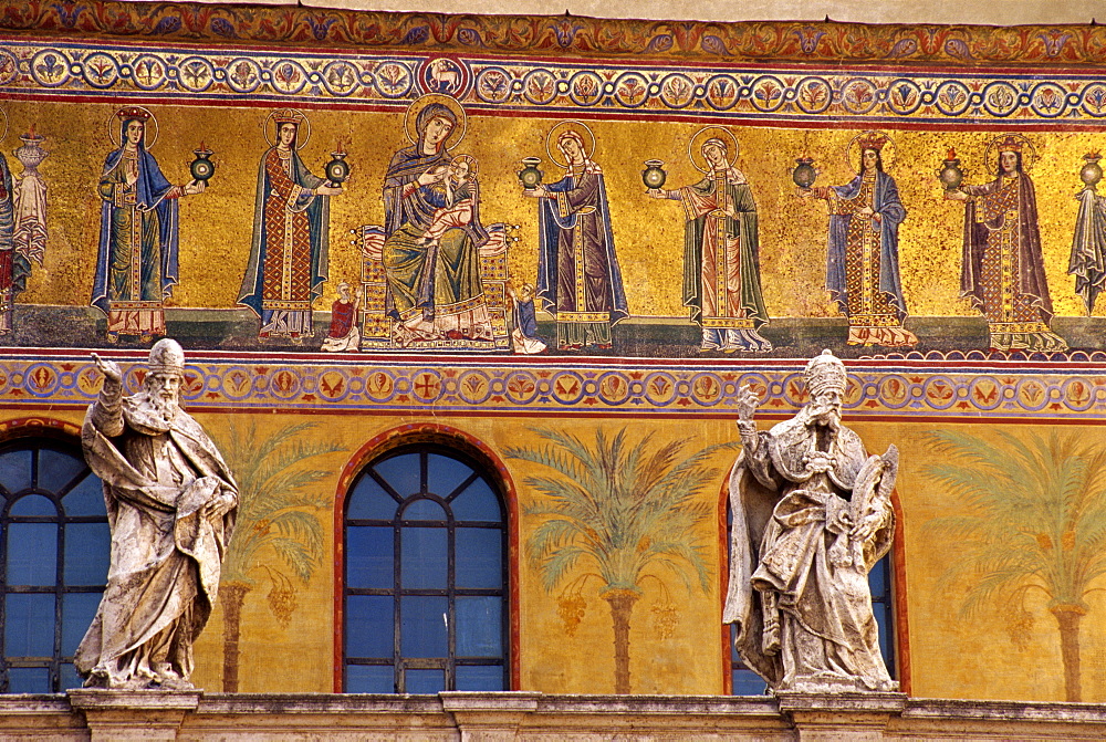 Mosaics of the wise and foolish virgins, Church of Santa Mavia in Trastevere, Rome, Lazio, Italy, Europe