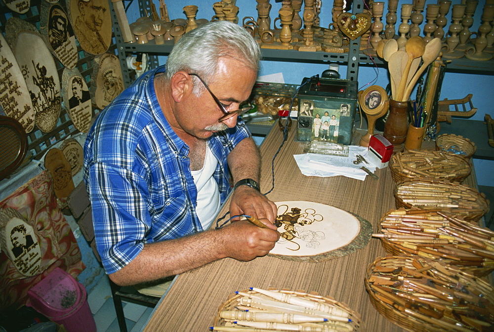 Wood worker, Amasra, Black Sea, Turkey, Asia Minor, Eurasia