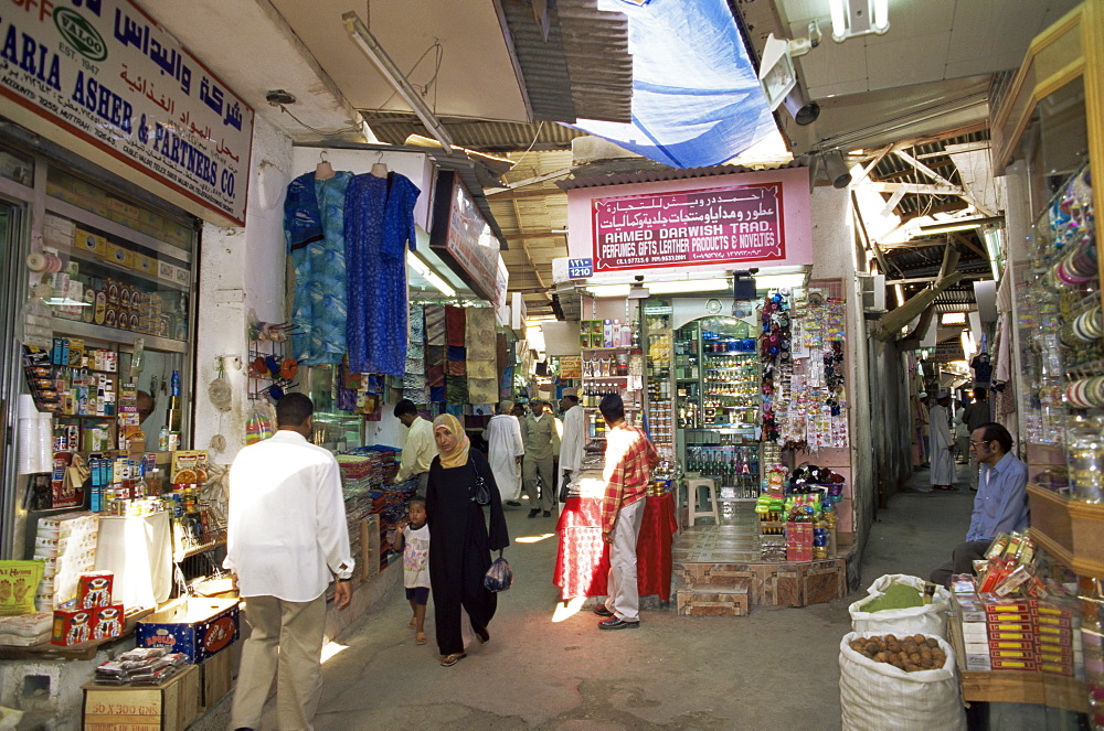 Muttrah souk, Muttrah, Muscat, Oman, Middle East