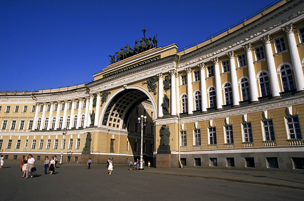 Former General Staff building and Triumphal Arch surrounds Palace Square, St. Petersburg, Russia, Europe