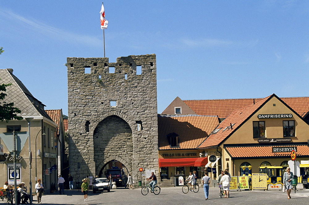 Medieval town gateway, Visby, Gotland, Sweden, Scandinavia, Europe