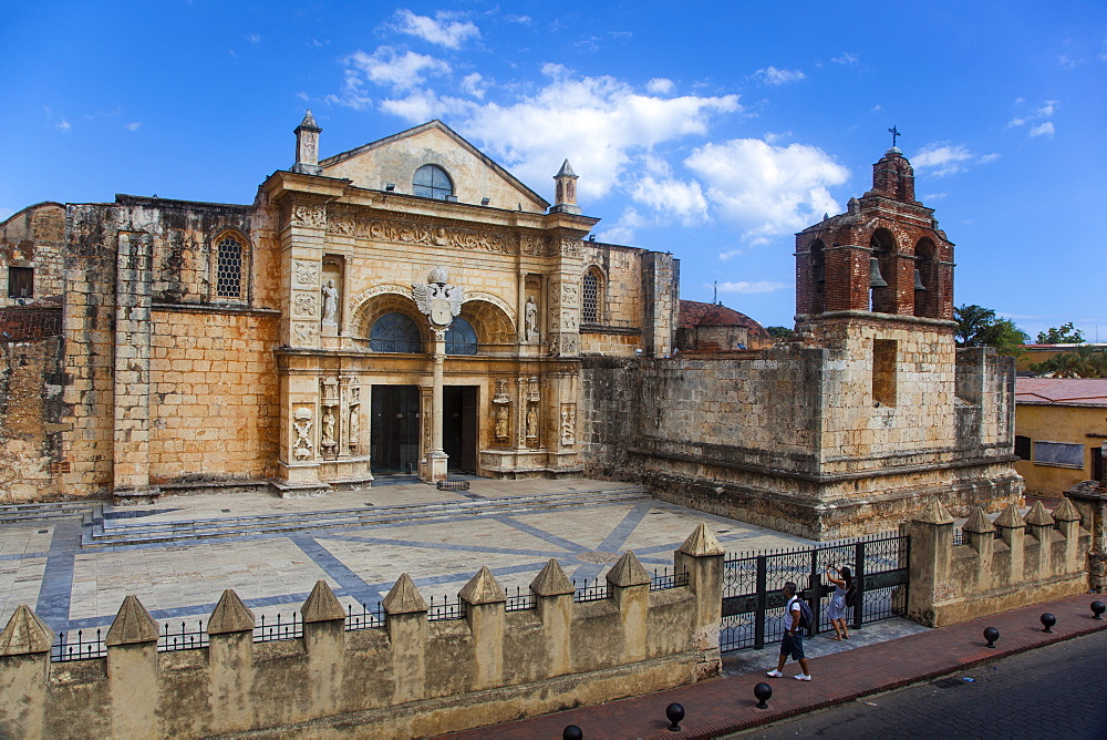 Cathedral, Colonial Zone, UNESCO World Heritage Site, Santo Domingo, Dominican Republic, West Indies, Caribbean, Central America