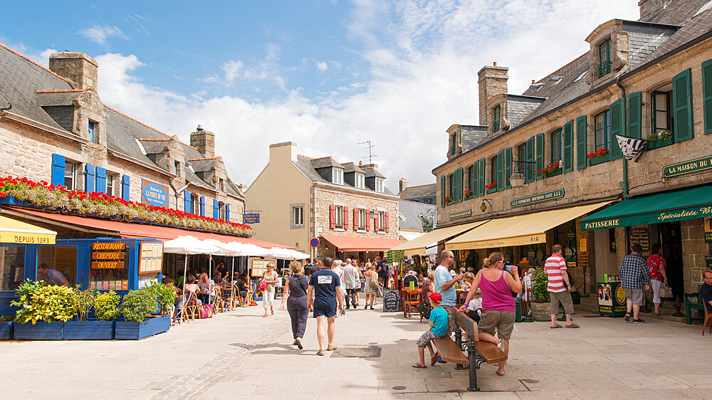 Entrance to Ville Close, Concarneau, Brittany, France, Europe