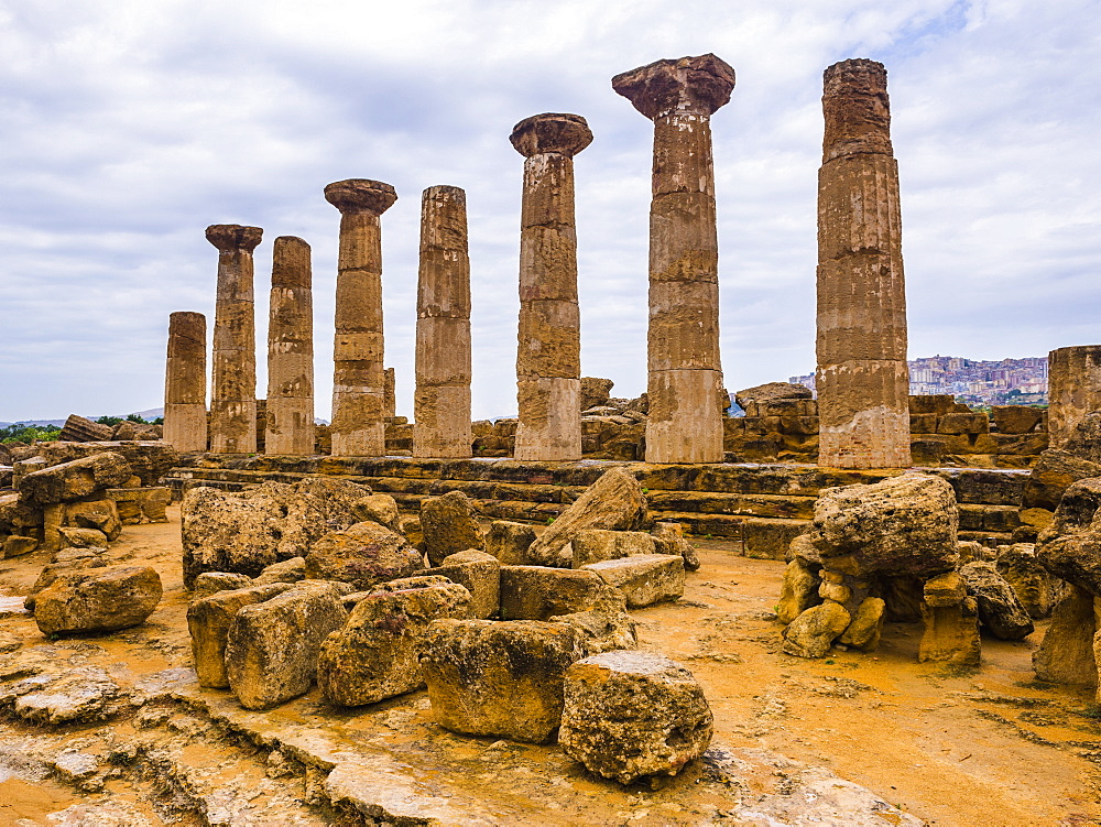 Temple of Hercules (Tempio di Ercole), Valley of the Temples (Valle dei Templi), Agrigento, UNESCO World Heritage Site, Sicily, Italy, Europe 