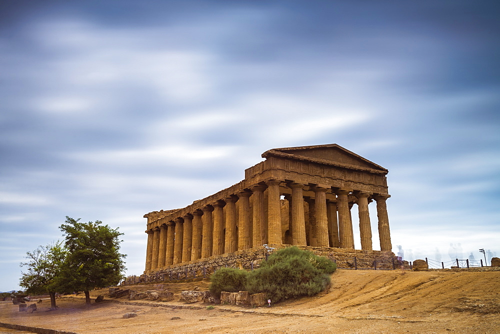 Temple of Concordia (Tempio della Concordia), Valley of the Temples (Valle dei Templi), Agrigento, UNESCO World Heritage Site, Sicily, Italy, Europe 