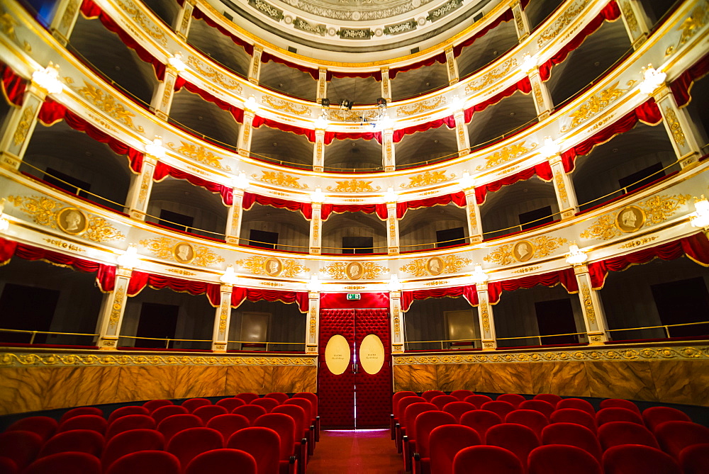 Interior of Noto Theatre (Teatro Comunale Vittorio Emanuele) in Piazza XVI Maggio, Noto, Val di Noto, Sicily, Italy, Europe 