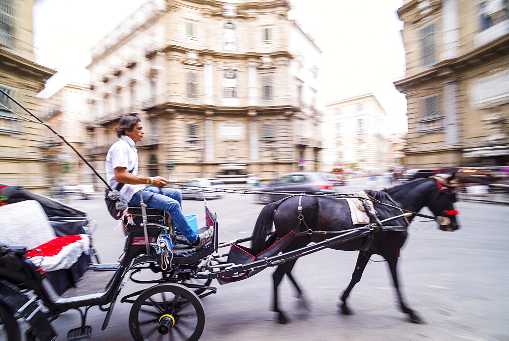 Horse and cart at Quattro Canti (Piazza Vigliena) (The Four Corners), a Baroque square in Palermo, Sicily, Italy, Europe