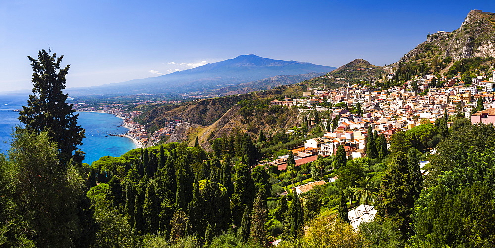 Taormina and Mount Etna Volcano seen from Teatro Greco (Greek Theatre), Taormina, Sicily, Italy, Mediterranean, Europe 