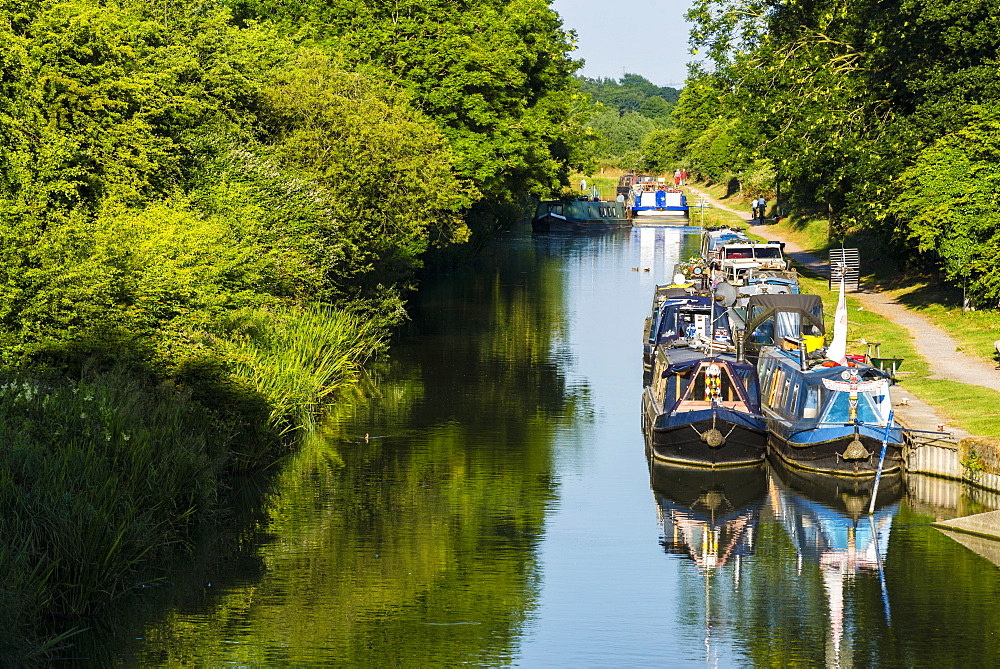 Kennet and Avon Canal at Pewsey near Marlborough, Wiltshire, England, United Kingdom, Europe