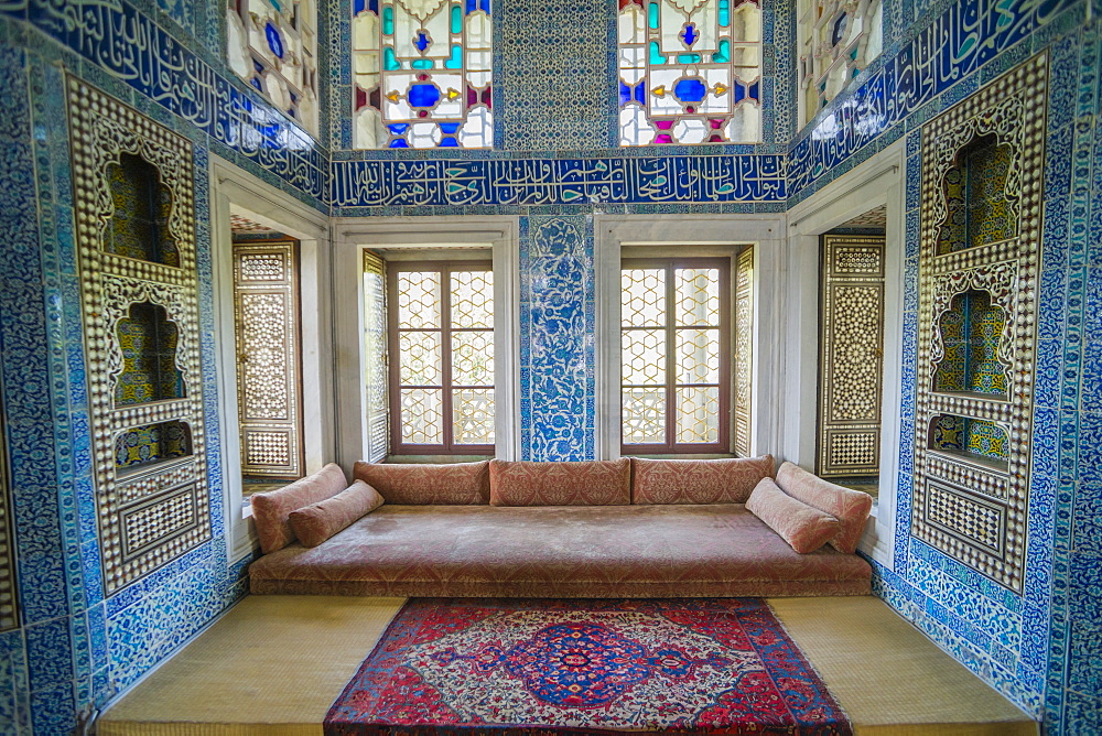 Summerhouse interior at Topkapi Palace, UNESCO World Heritage Site, Istanbul, Turkey, Europe