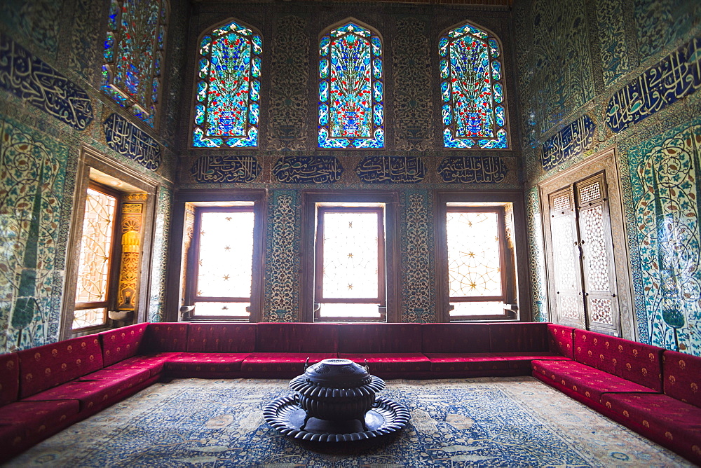 Summerhouse interior at Topkapi Palace, UNESCO World Heritage Site, Istanbul, Turkey, Europe