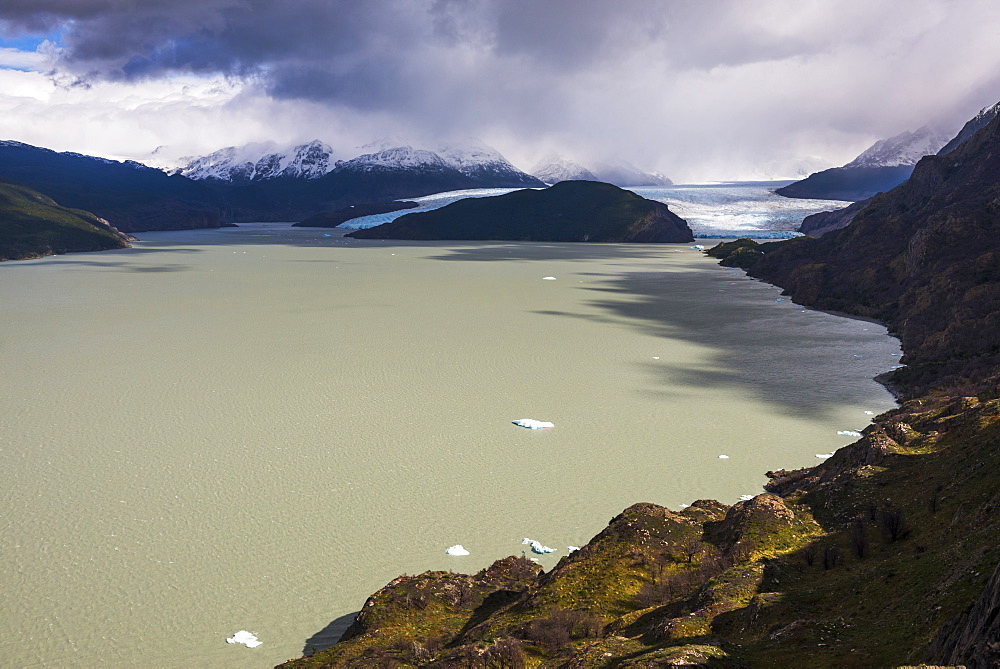 Grey Lake (Lago Grey) and Grey Glacier (Glaciar Grey), Torres del Paine National Park, Patagonia, Chile, South America