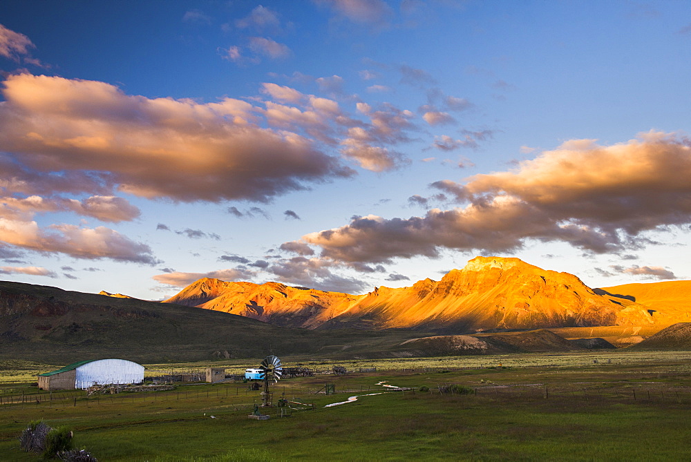 Farm buildings at sunset, Estancia La Oriental, Perito Moreno National Park, Santa Cruz Province, Patagonia, Argentina, South America