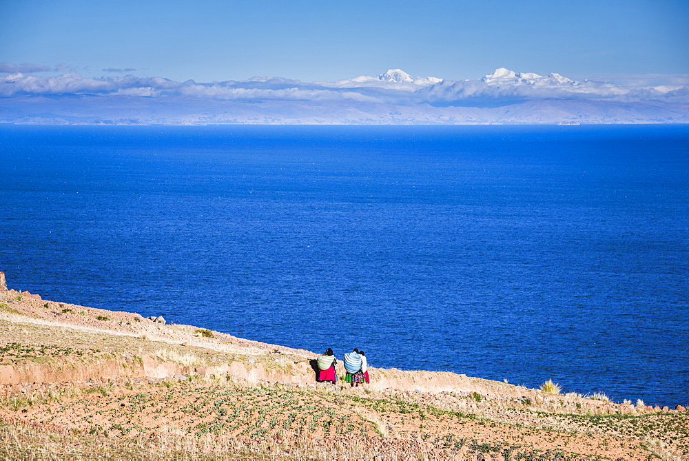 Quechua women on Amantani Island (Isla Amantani), Lake Titicaca, Peru, South America