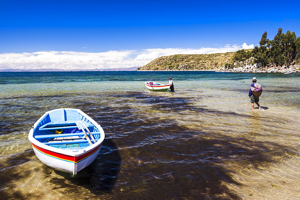 Villagers going fishing on Lake Titicaca at Challapampa village, Isla del Sol (Island of the Sun), Bolivia, South America