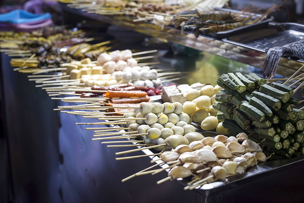 Street food on 19th Street in Chinatown, Yangon (Rangoon), Myanmar (Burma), Asia