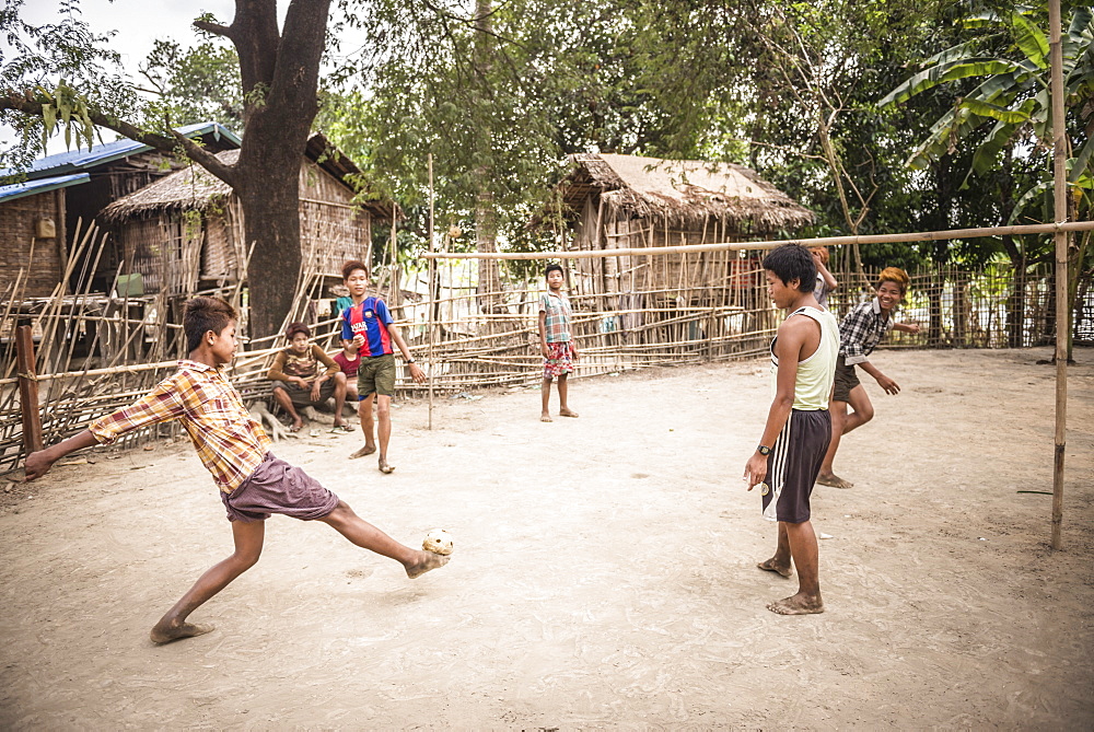 Chinlone (Caneball), the traditional sport of Myanmar (Burma), Asia