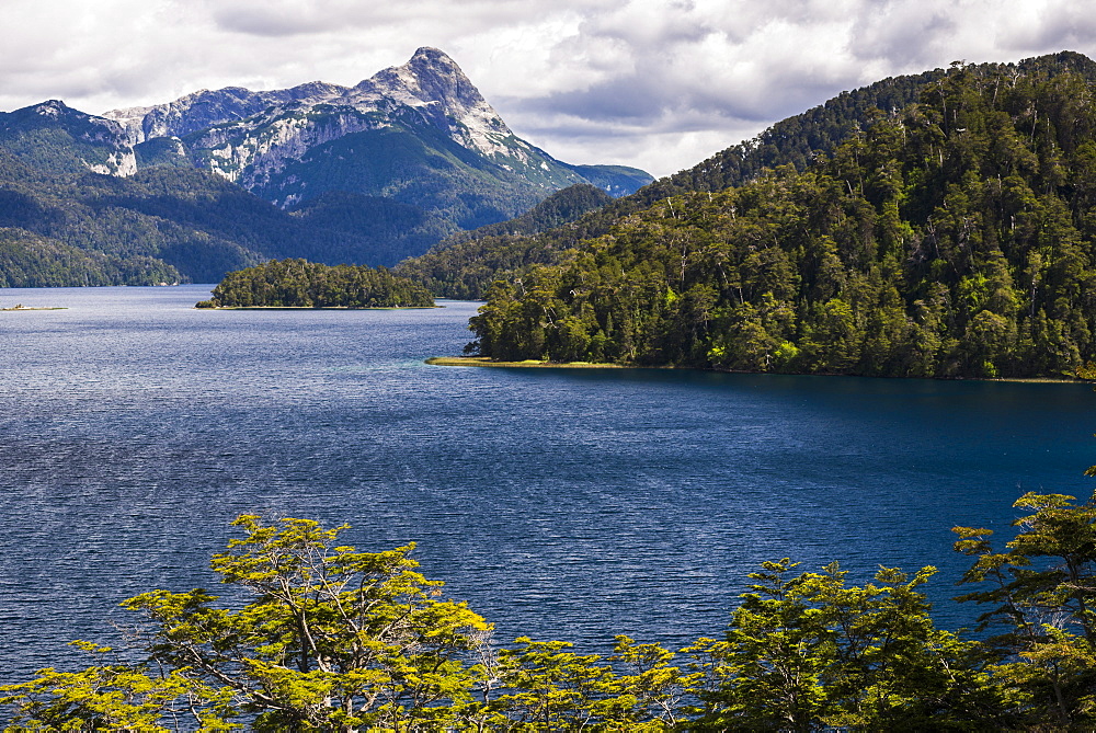 Espejo Lake (Lago Espejo), part of Seven Lakes route, Bariloche (San Carlos de Bariloche), Rio Negro Province, Patagonia, Argentina, South America