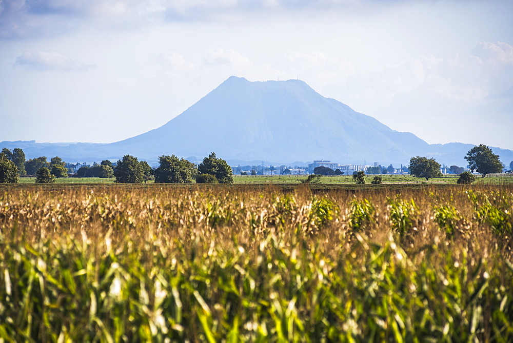 Mount Edgecumbe (Putauaki), near Whakatane, Bay of Plenty, North Island, New Zealand, Pacific