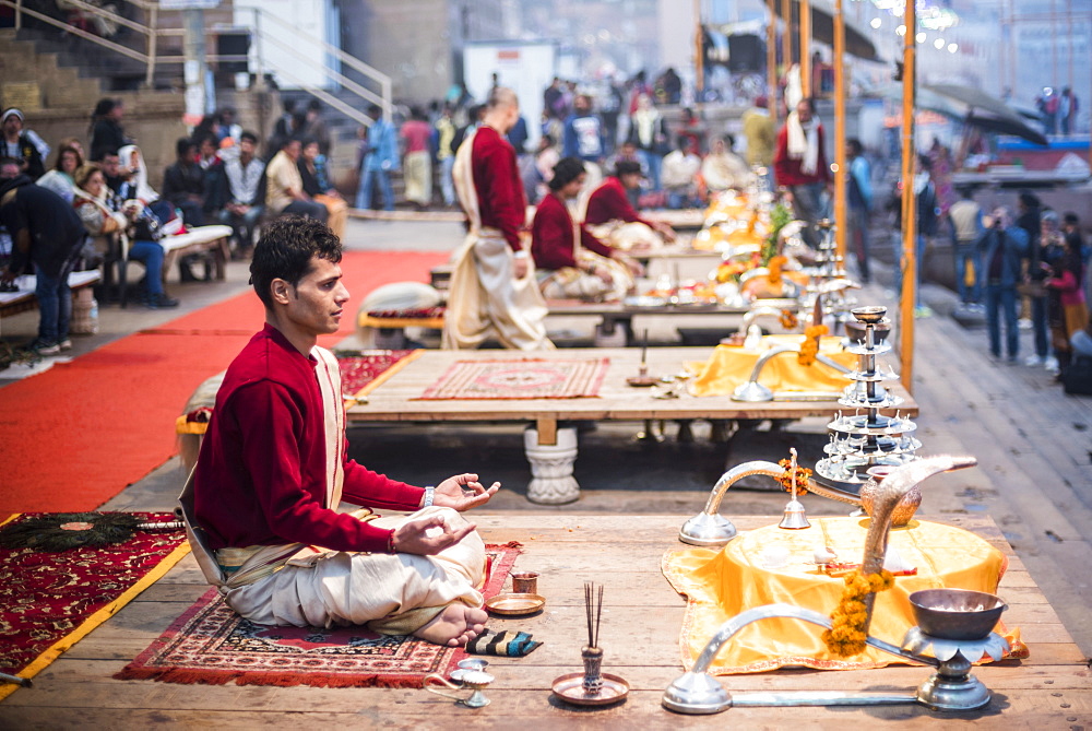 Ganga Aarti Hindu ceremony at Dasaswamedh Ghat, Varanasi, Uttar Pradesh, India, Asia