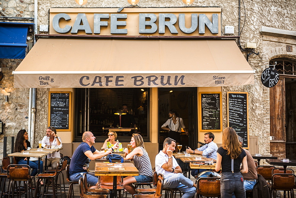 Cafe Brun, Antibes, Provence-Alpes-Cote d'Azur, French Riviera, France, Europe