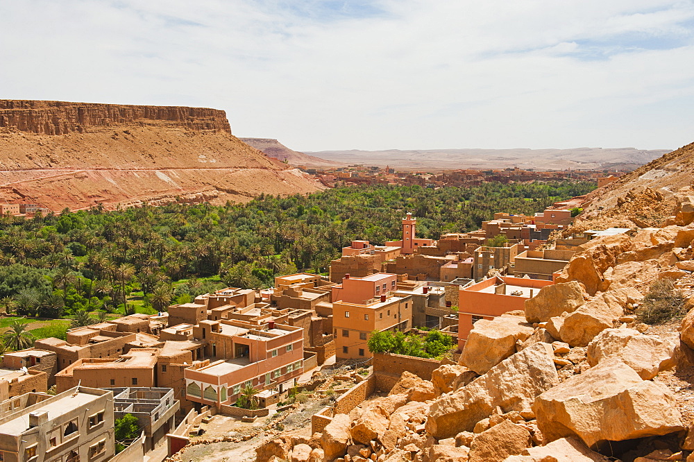 Typical remote Moroccan desert town on the road to the Todra Gorge, Morocco, North Africa, Africa 