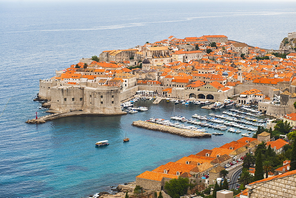 Elevated view of Dubrovnik Old Town, UNESCO World Heritage Site, Dubrovnik, Dalmatian Coast, Adriatic, Croatia, Europe 