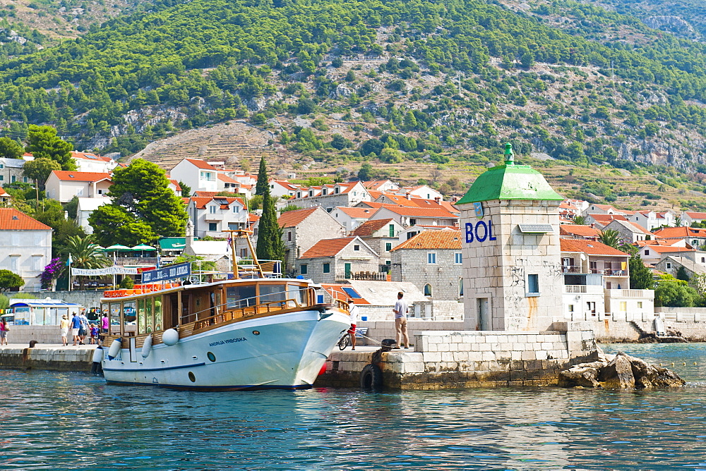 Taxi boat to Zlatni Rat Beach, Bol Town, Brac Island, Dalmatian Coast, Adriatic, Croatia, Europe 