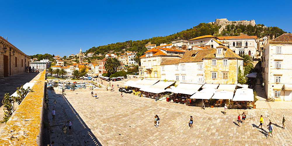 St. Stephens Square (Trg Svetog Stjepana), Hvar Town, Hvar Island, Dalmatian Coast, Croatia, Europe 