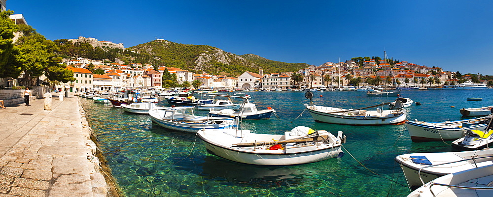 Hvar harbour, the Spanish Fortress and Hvar town centre, Hvar Island, Dalmatian Coast, Adriatic, Croatia, Europe 