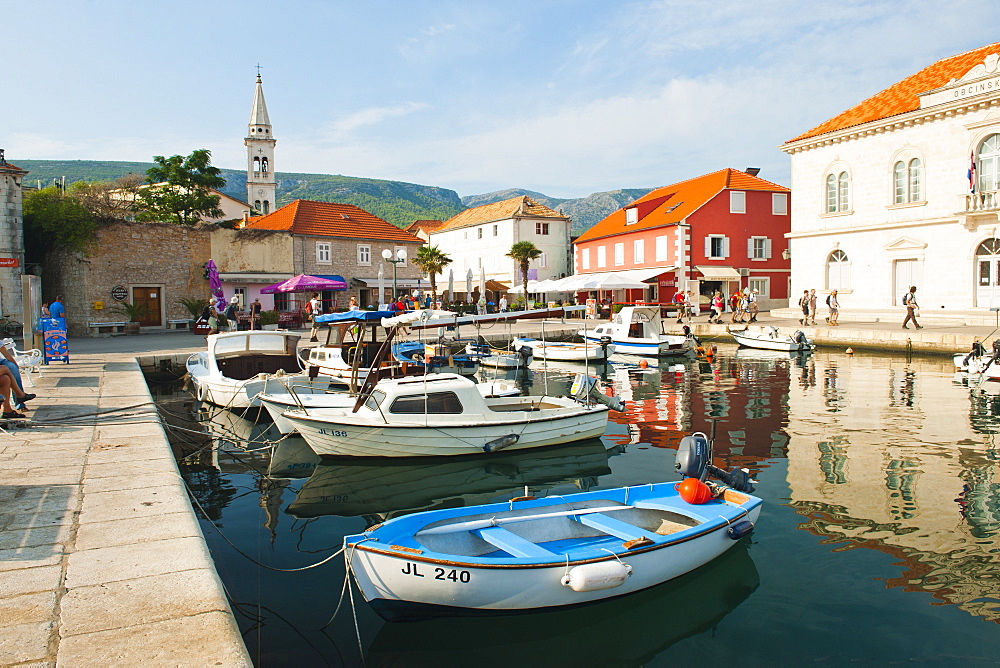 Jelsa Harbour, Hvar Island, Dalmatian Coast, Adriatic, Croatia, Europe 