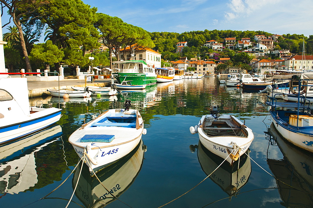 Jelsa Harbour on Hvar Island, Dalmatian Coast, Adriatic, Croatia, Europe 