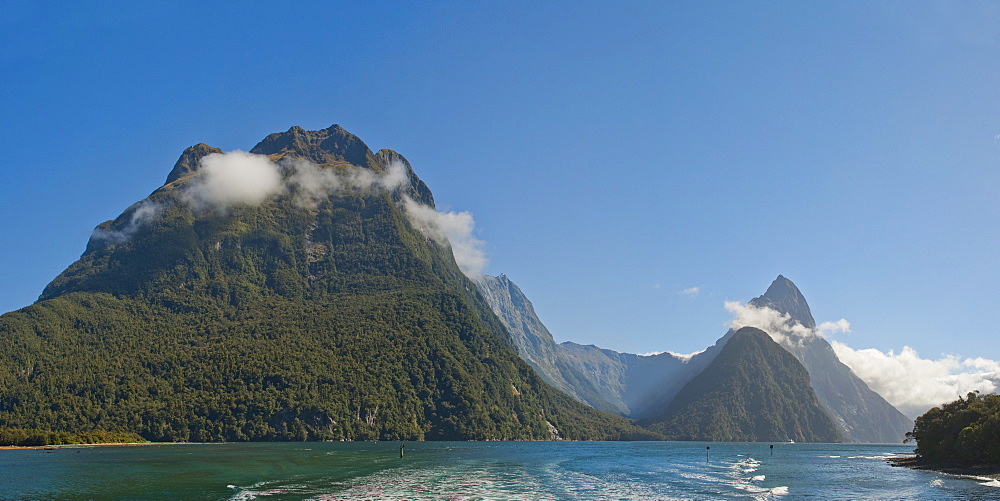 Mitre Peak panorama, Milford Sound, Fiordland National Park, UNESCO World Heritage Site, South Island, New Zealand, Pacific 