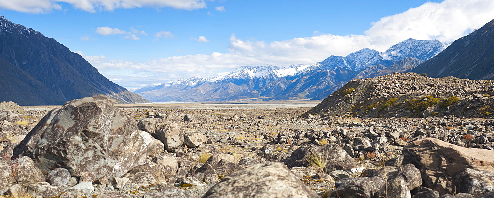 Rugged mountain scenery and snow capped mountains, Aoraki Mount Cook National Park, UNESCO World Heritage Site, South Island, New Zealand, Pacific 